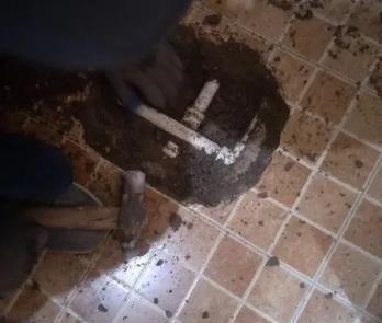 望都卫生间漏水维修公司为您分享下卫生间渗水如何处理及注意事项